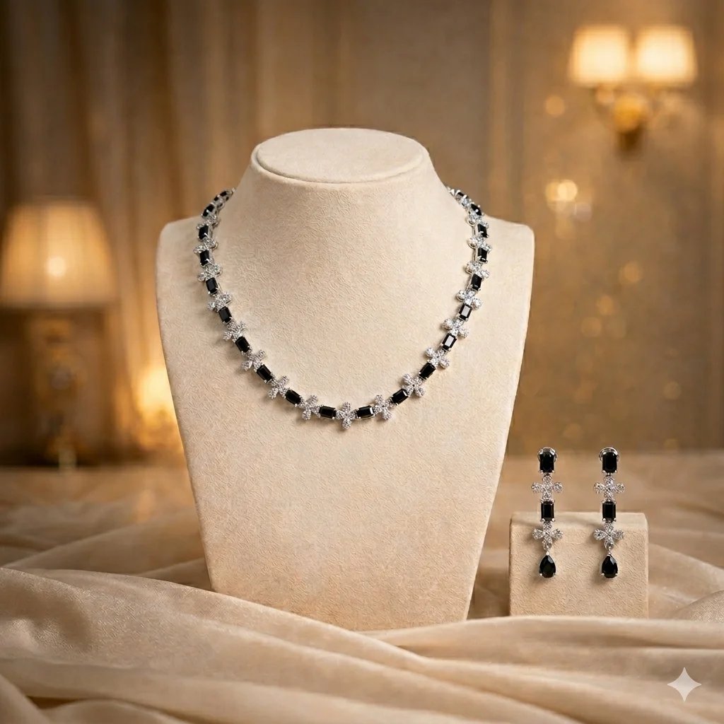 Noor Noir Necklace Set